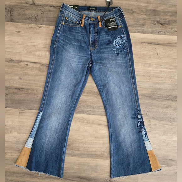 NWT - Buffalo David Bitton High Rise Leg Opening Embroidered Jeans 26 - Picture 13 of 15